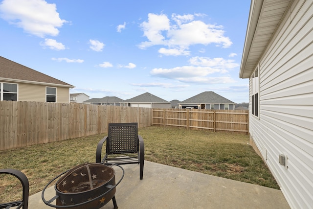 view of patio featuring a fire pit