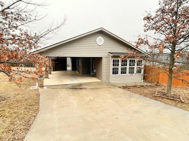 view of front facade featuring a carport