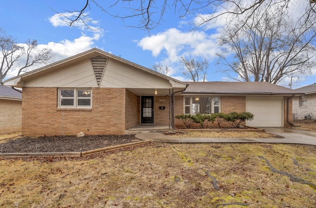 single story home featuring a garage