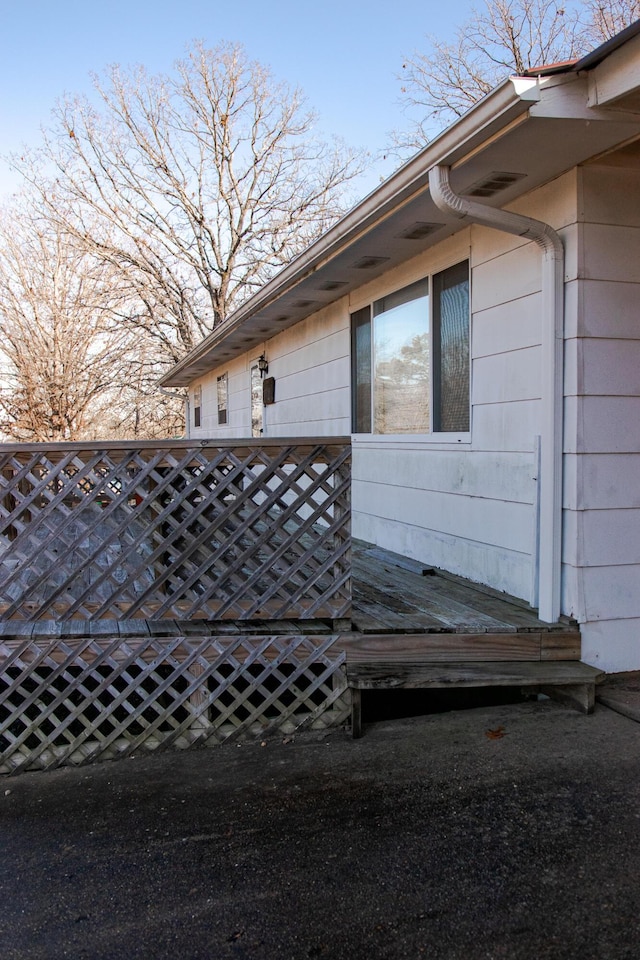 17162 Edgewood Dr, Winona, MO 65588 - view of side of property with a wooden deck