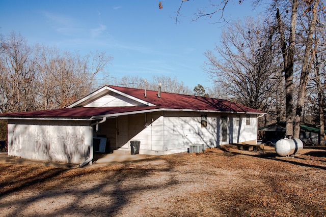 17162 Edgewood Dr, Winona, MO 65588 - view of side of home featuring central AC unit