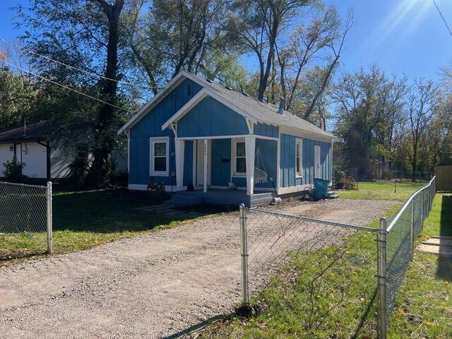 bungalow-style home with covered porch