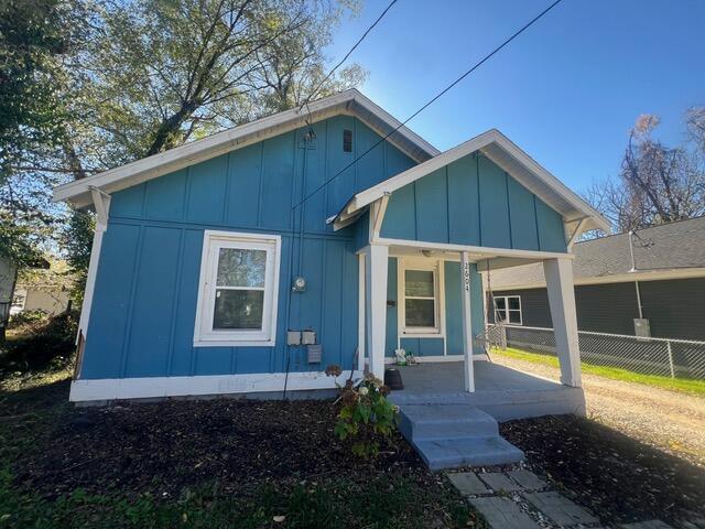 bungalow-style house with covered porch