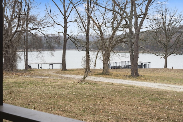 view of yard featuring a water view