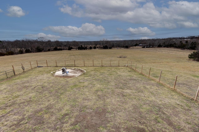 view of yard featuring a rural view