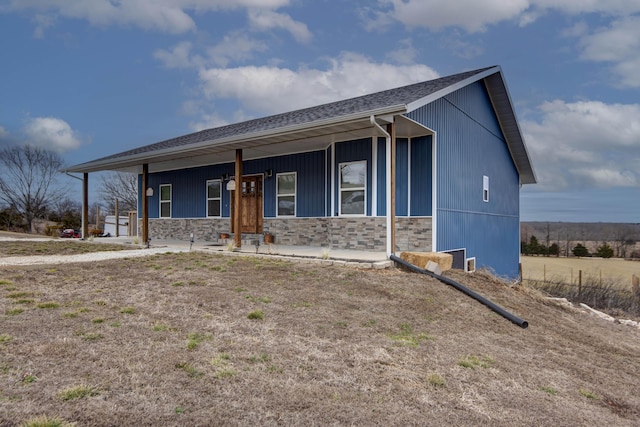 view of front of home featuring covered porch