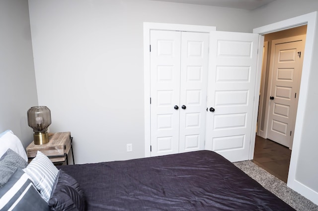 unfurnished bedroom featuring a closet