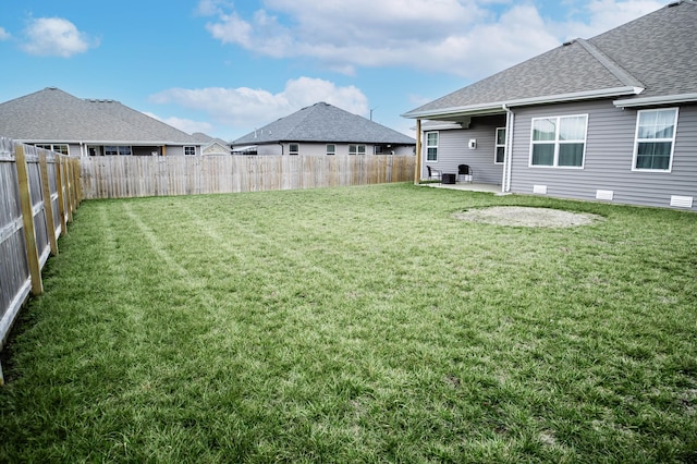 view of yard featuring a patio