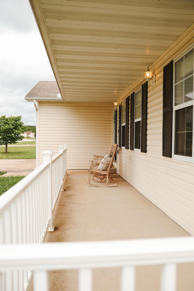1610 Jon St, West Plains, MO 65775 - view of porch