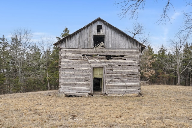 view of outdoor structure