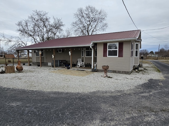 view of front of home with covered porch