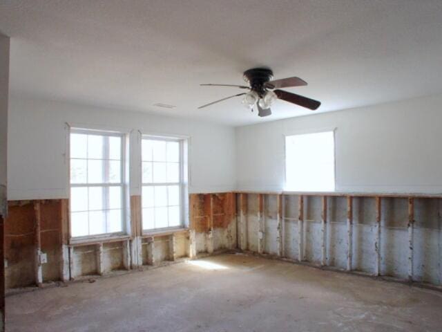 spare room featuring ceiling fan