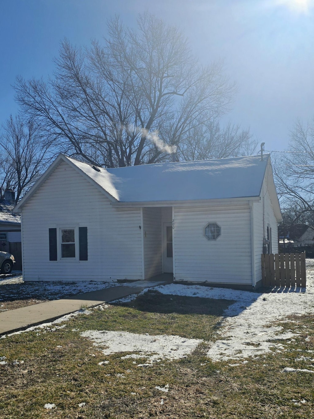 view of front of property