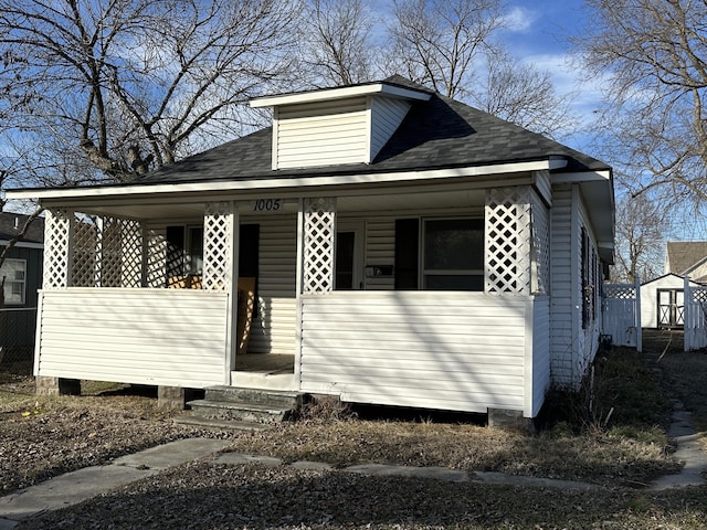 Listing photo 3 for 1005 Nelson St, Webb City MO 64870