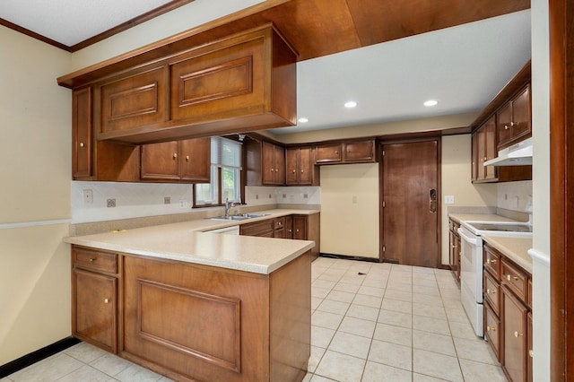 kitchen with sink, electric range, ornamental molding, light tile patterned flooring, and kitchen peninsula