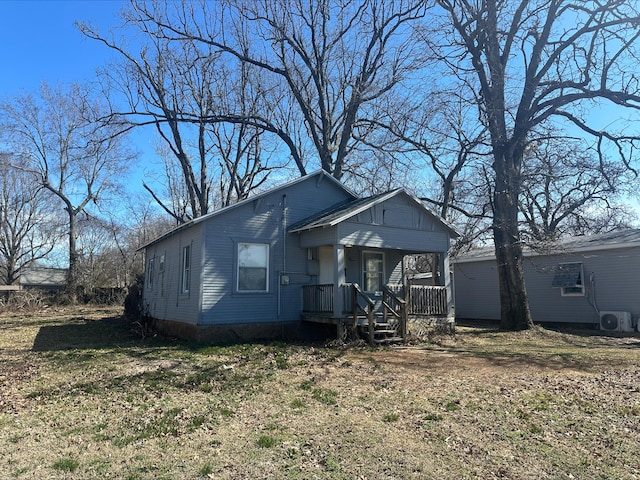 bungalow featuring covered porch