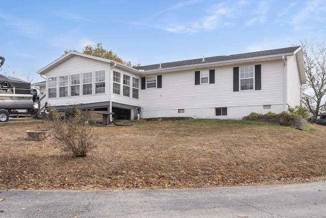 view of front facade featuring crawl space