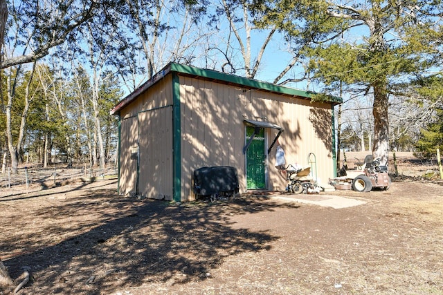 view of outbuilding featuring an outbuilding