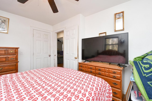 bedroom with a ceiling fan