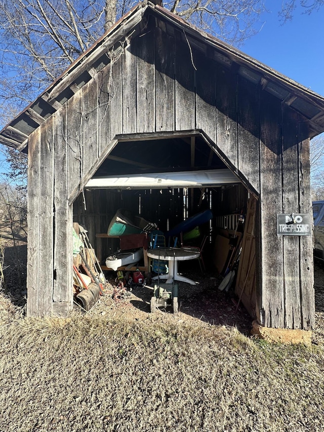 view of outbuilding with an outbuilding