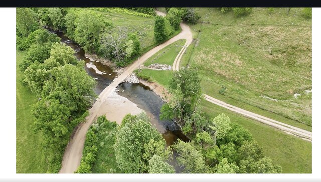 300 Roundup Ln, Bakersfield, MO 65609