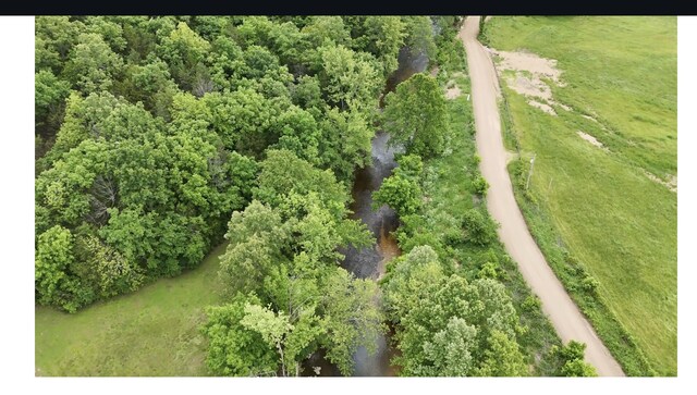 300 Roundup Ln, Bakersfield, MO 65609