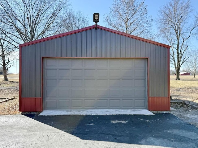 view of detached garage