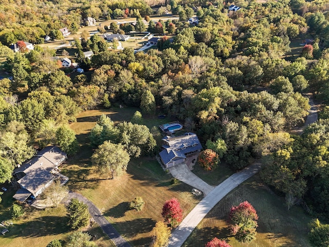 bird's eye view with a view of trees