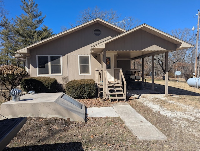 view of front facade featuring a carport