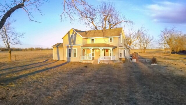 view of front of property featuring a porch