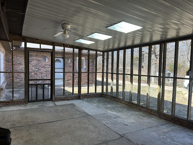 3894 Girlstown Rd, Mountain Grove, MO 65711 - unfurnished sunroom featuring ceiling fan