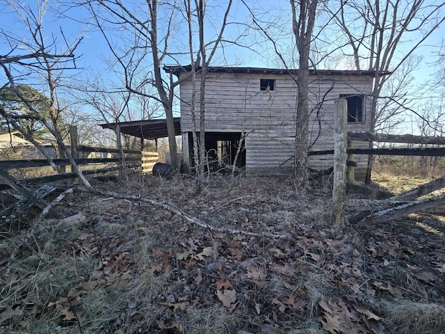 view of outdoor structure featuring an outdoor structure