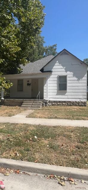 view of front of house with entry steps