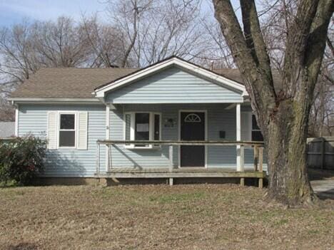 view of front of house with covered porch