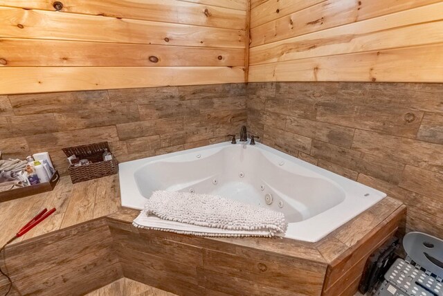 80 Serenity Ct, Gepp, AR 72538 - bathroom with a tub with jets