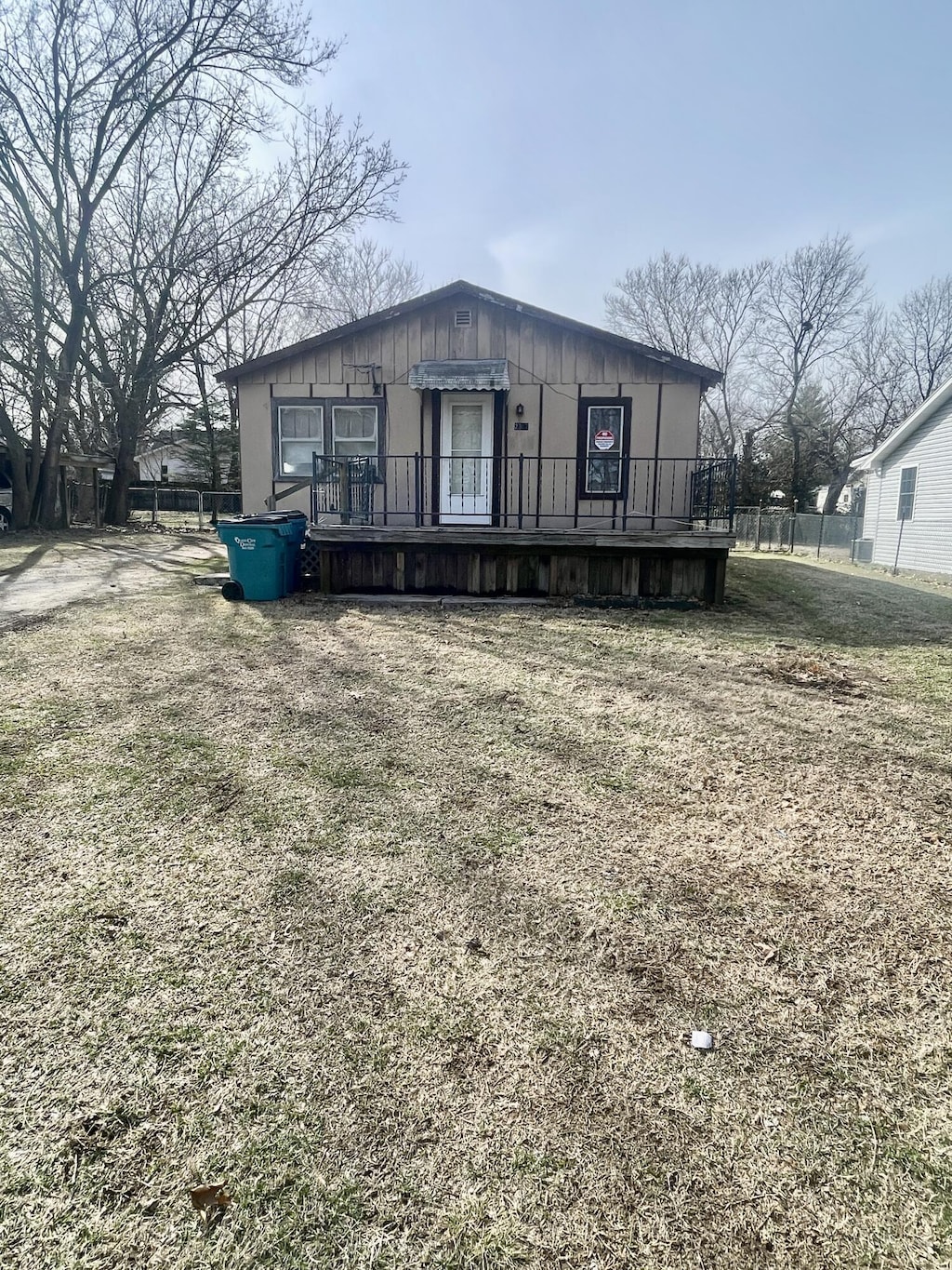 manufactured / mobile home featuring a deck