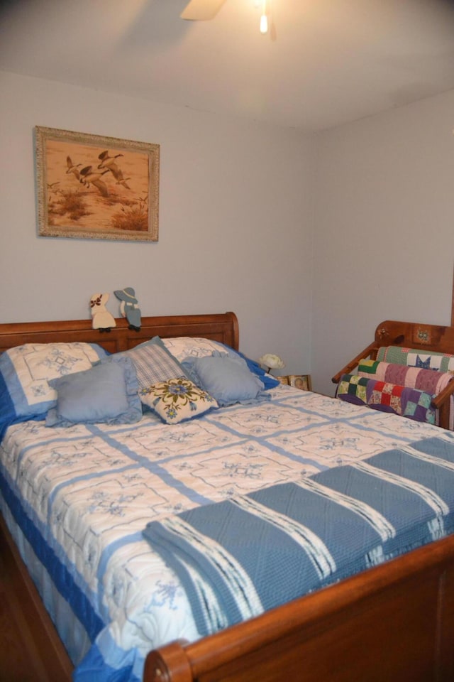 bedroom with a ceiling fan