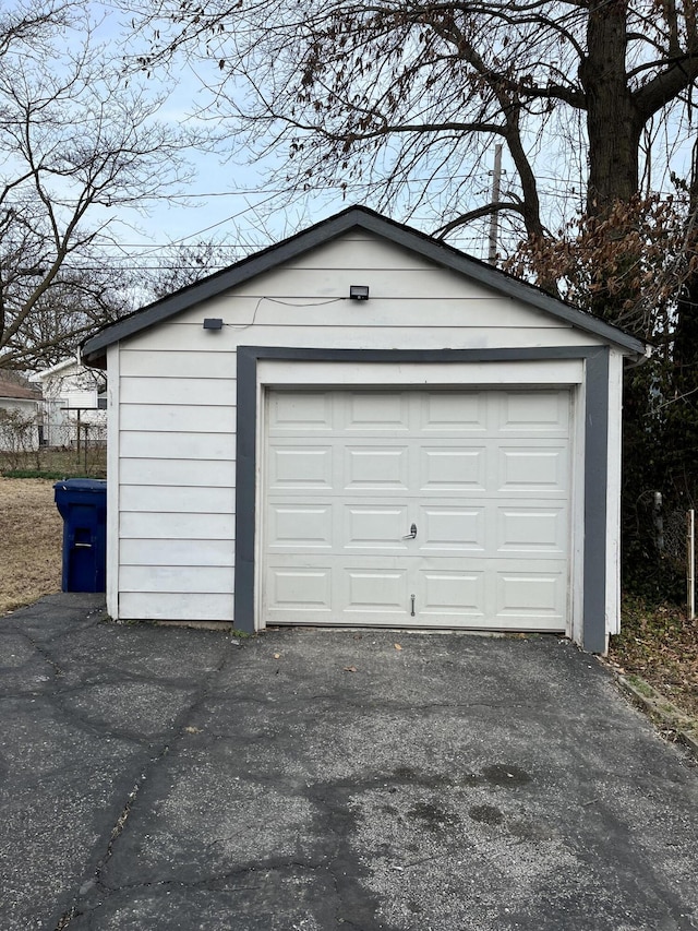 detached garage with driveway