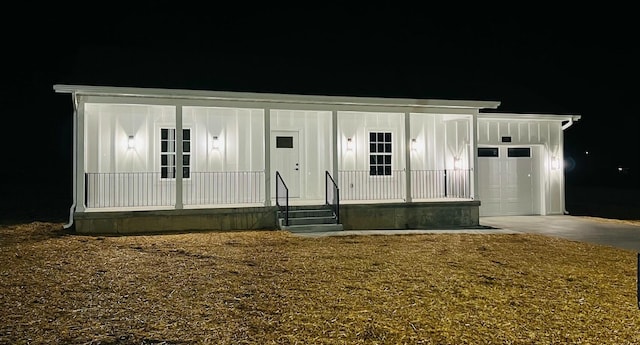 view of front of home featuring covered porch