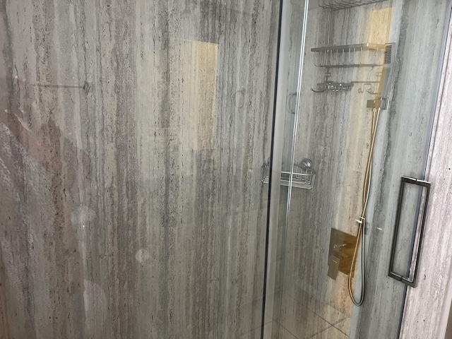 109 Lancashire Dr, Branson, MO 65616 - room details with a stall shower