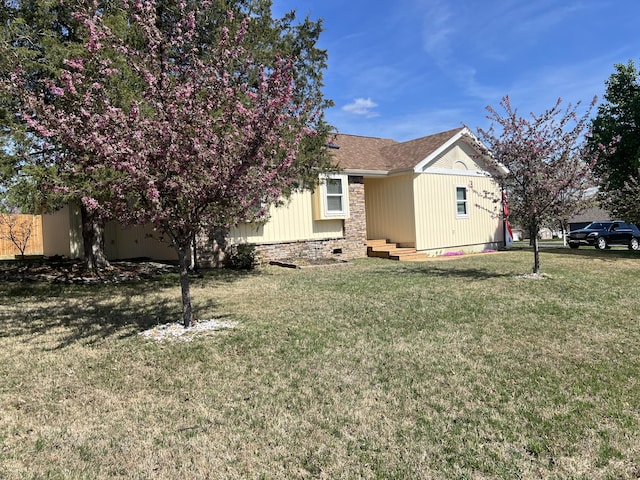 109 Lancashire Dr, Branson, MO 65616 - exterior space with crawl space, roof with shingles, and a yard
