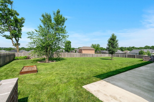 4427 E Kentbrook Dr, Springfield, MO 65802 - view of yard with a garden