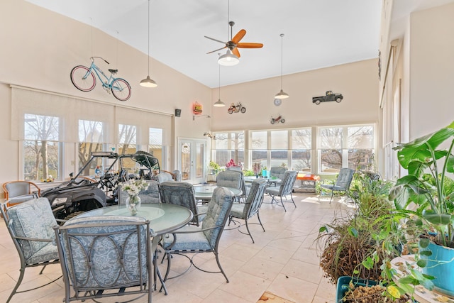 sunroom with ceiling fan