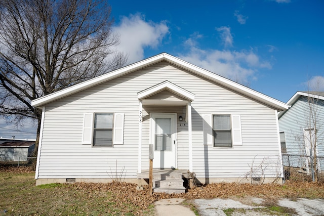 908 Jefferson Ave, Joplin, MO 64801 - bungalow-style house with crawl space and fence