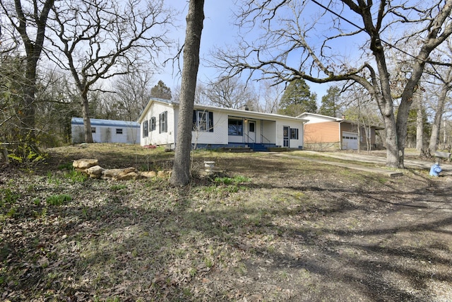 view of front of property featuring a porch