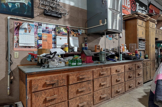 kitchen featuring concrete flooring