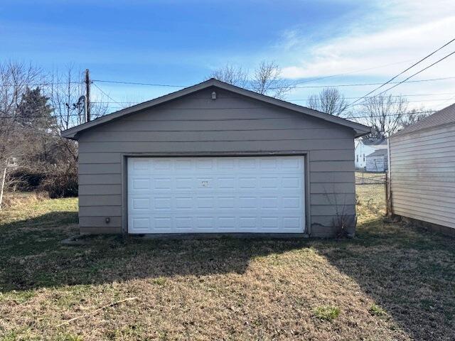 view of detached garage