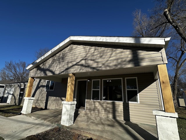 view of front of house with covered porch