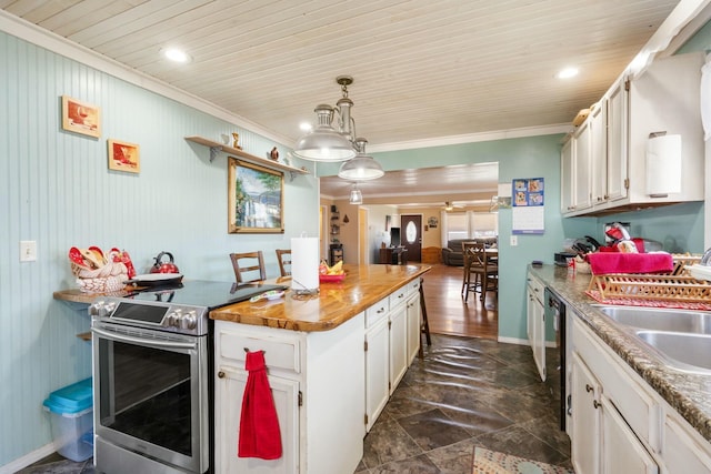 kitchen featuring stainless steel electric stove, ornamental molding, a sink, white cabinets, and open floor plan