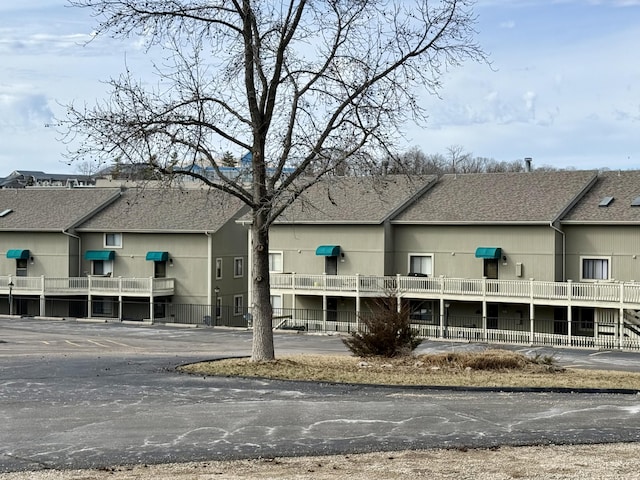 exterior space featuring fence